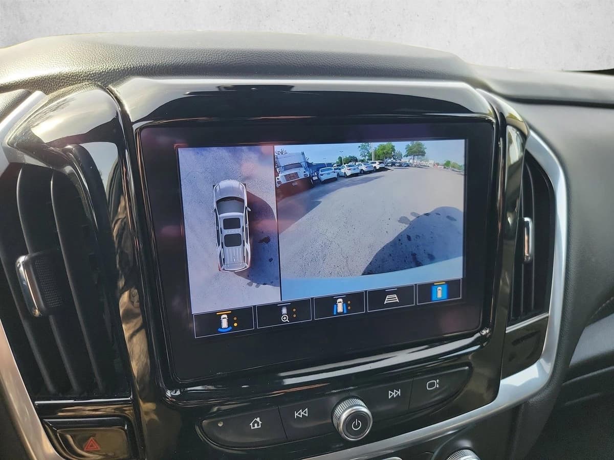 2022 Chevrolet Traverse - Image 22