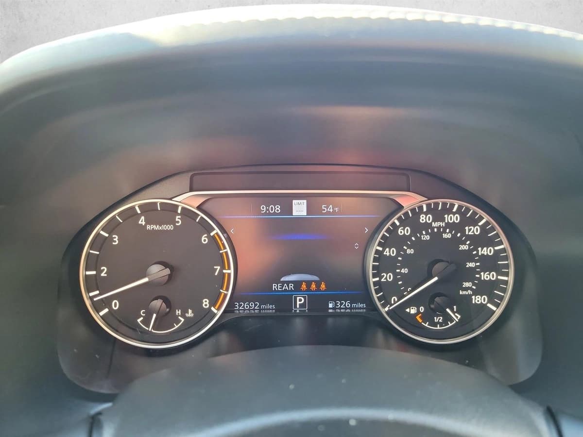 2023 Nissan Altima - Image 21