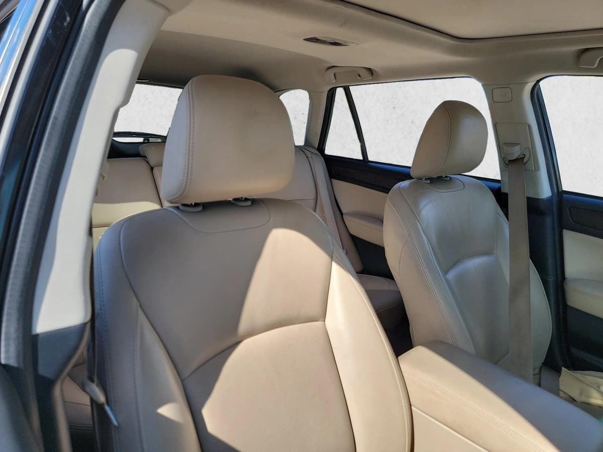 2015 Subaru Outback - Image 12