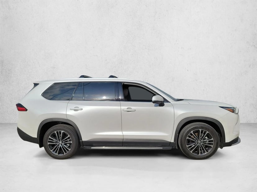 2026 Toyota Grand Highlander Hybrid - Image 3