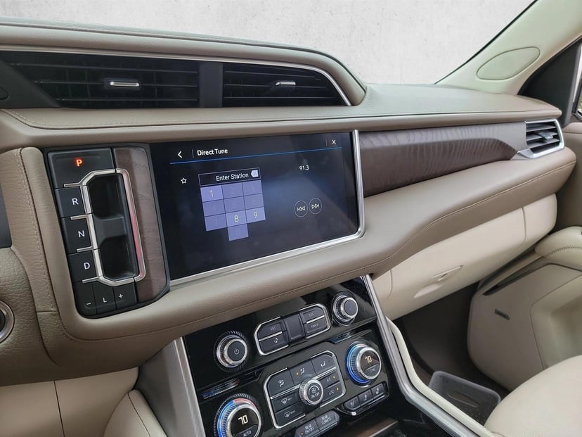 2021 GMC Yukon - Image 23