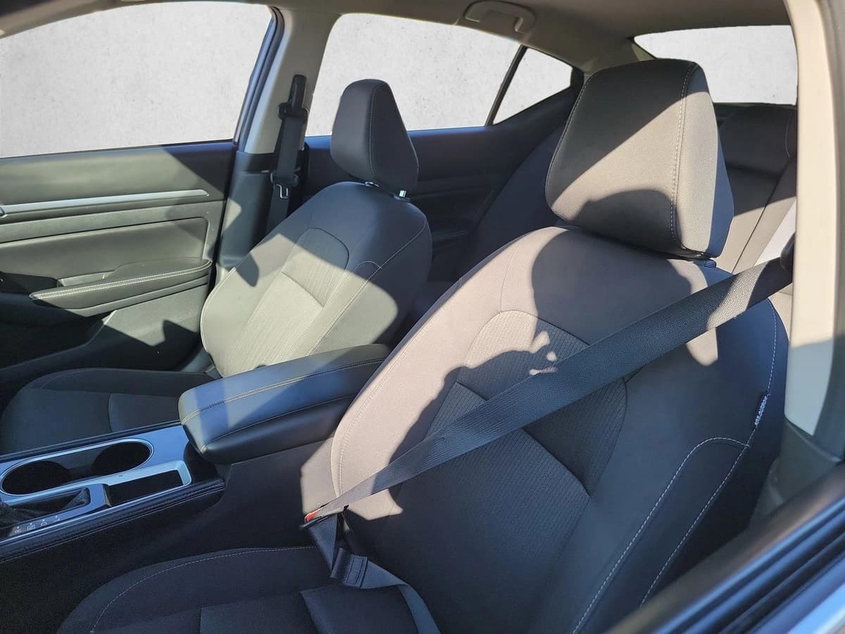 2023 Nissan Altima - Image 12