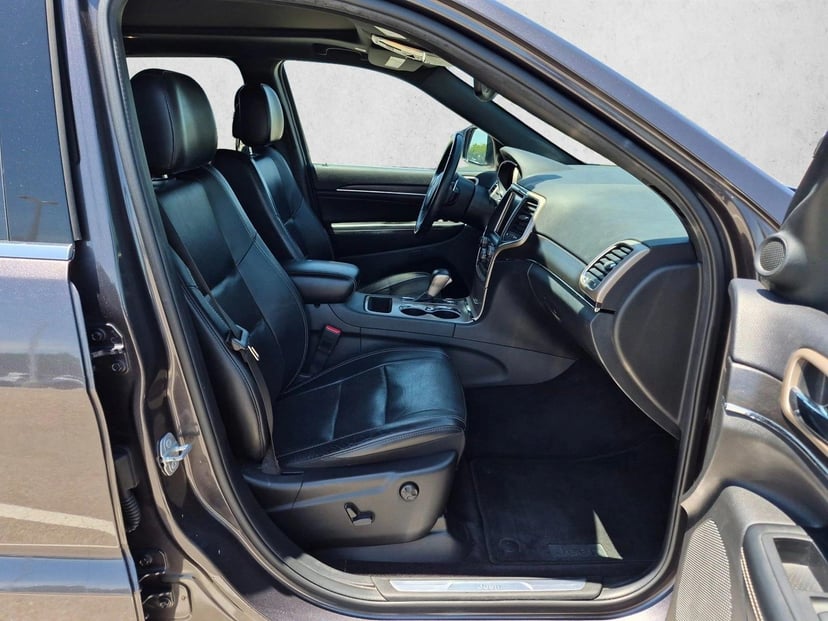 2017 Jeep Grand Cherokee - Image 21