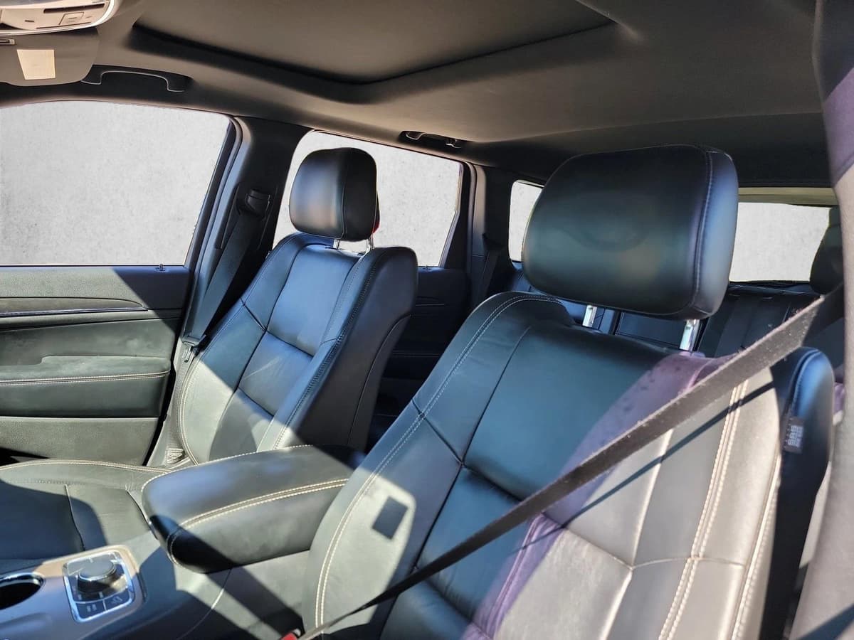 2015 Jeep Grand Cherokee - Image 10