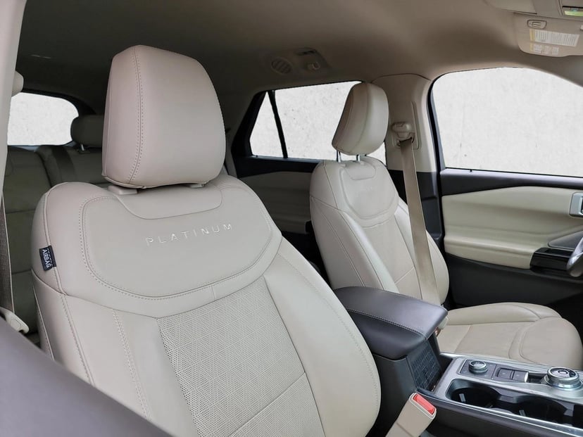 2022 Ford Explorer - Image 15