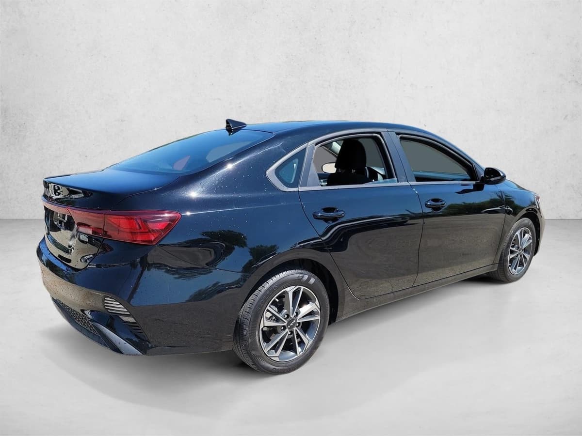 2024 Kia Forte - Image 5