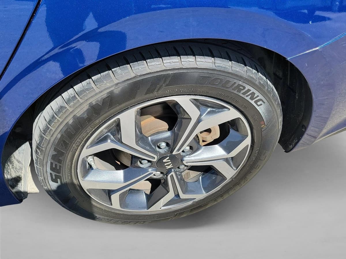 2020 Kia Forte - Image 12