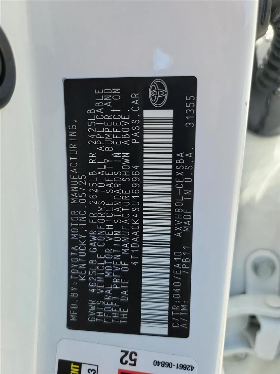 2025 Toyota Camry - Image 24