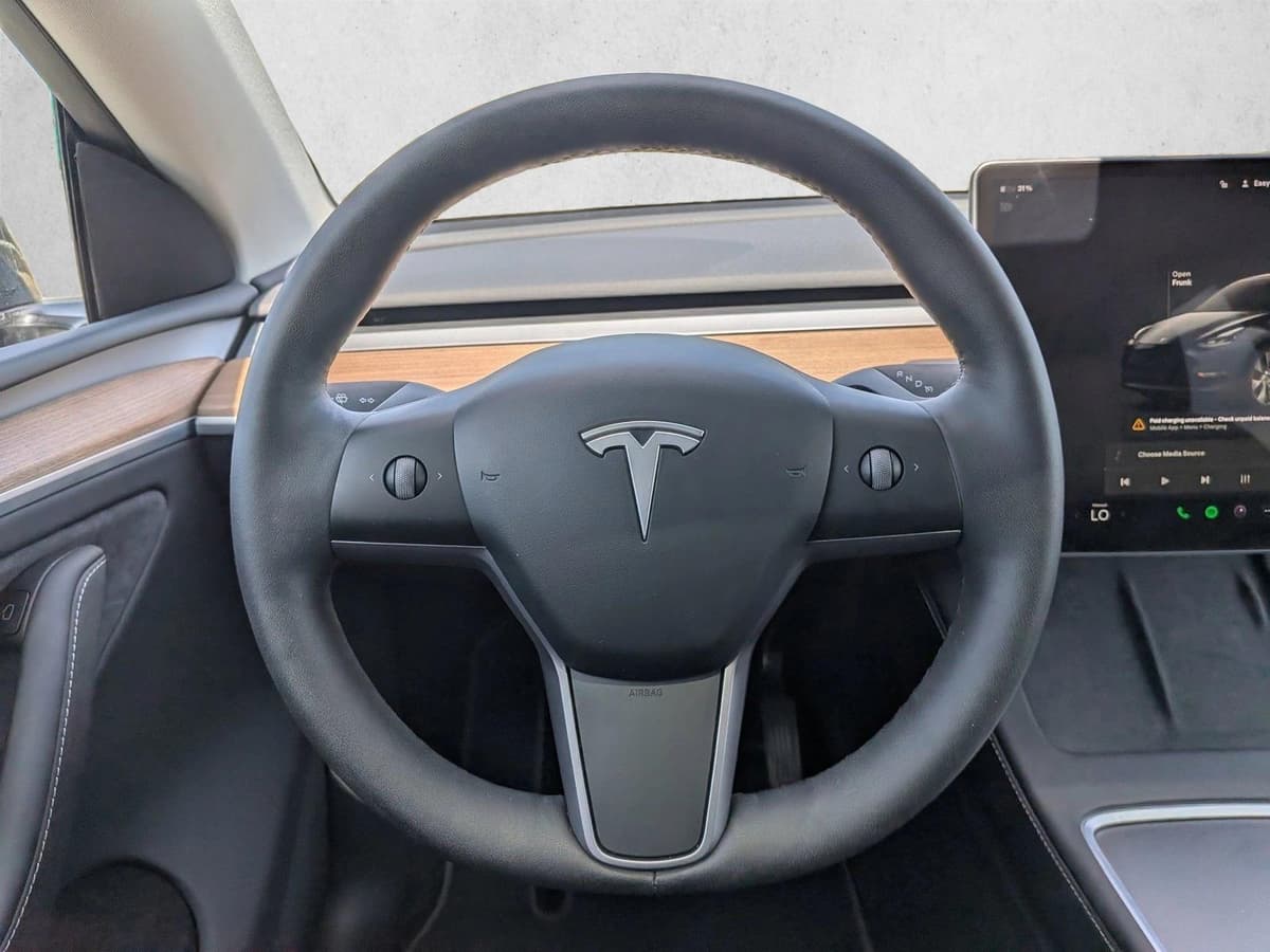 2024 Tesla Model Y - Image 16