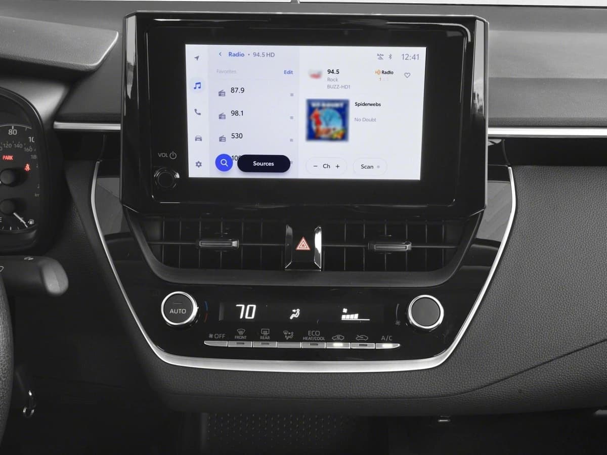 2026 Toyota Corolla Hybrid - Image 7