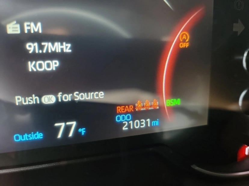 2025 Toyota RAV4 - Image 22