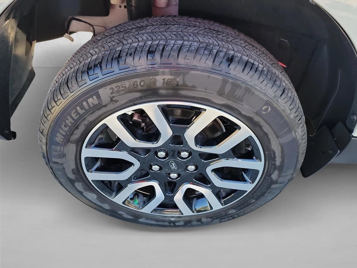 2024 Ford Maverick - Image 11