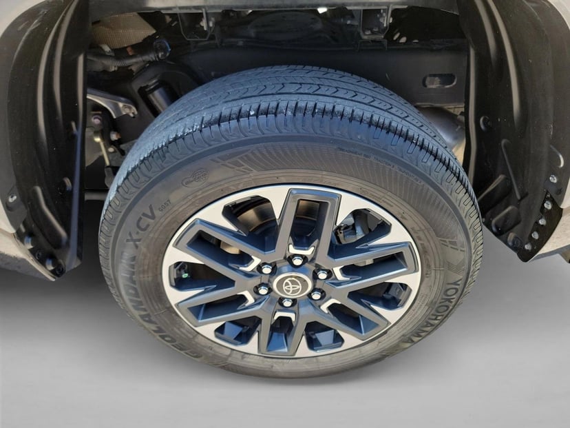 2023 Toyota Tundra - Image 9