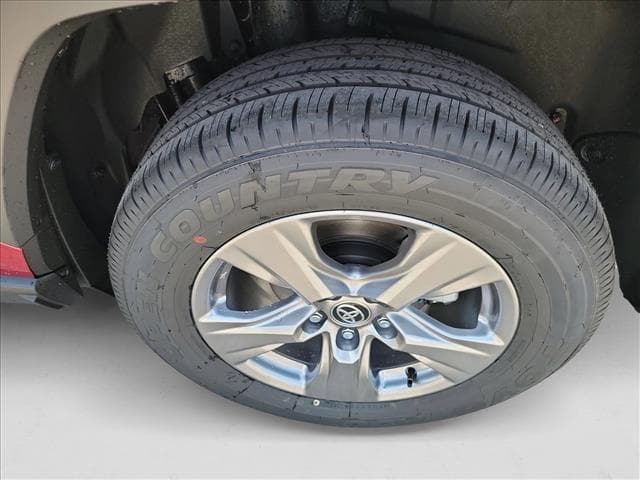 2025 Toyota RAV4 Hybrid - Image 12