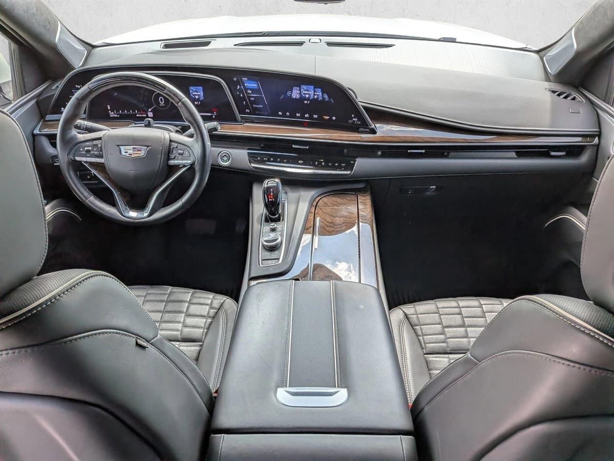 2023 CADILLAC Escalade - Image 18