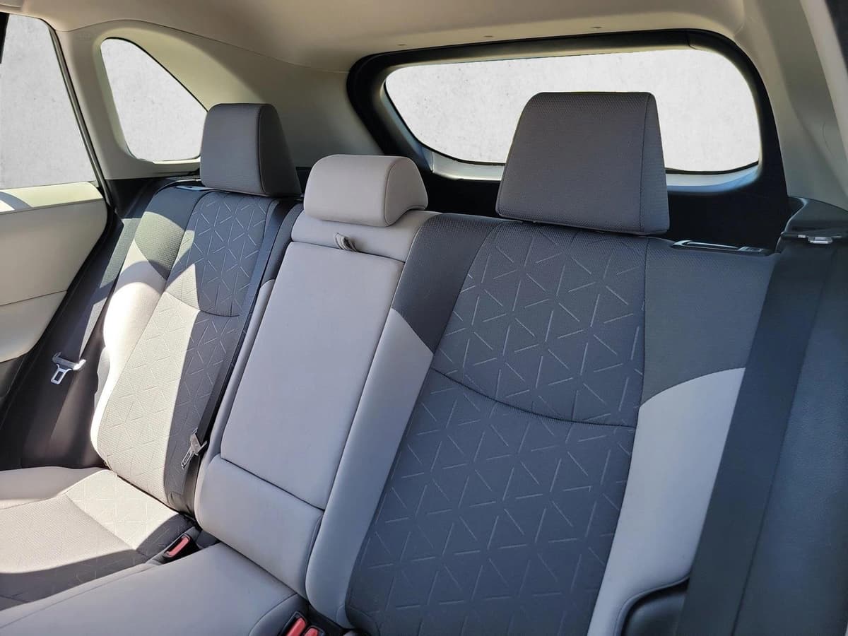 2023 Toyota RAV4 - Image 13