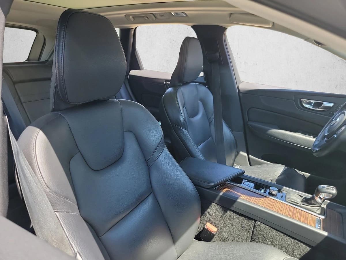 2021 Volvo XC60 - Image 15