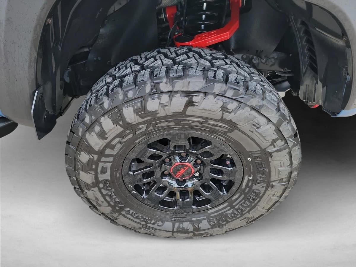 2019 Toyota Tacoma - Image 10