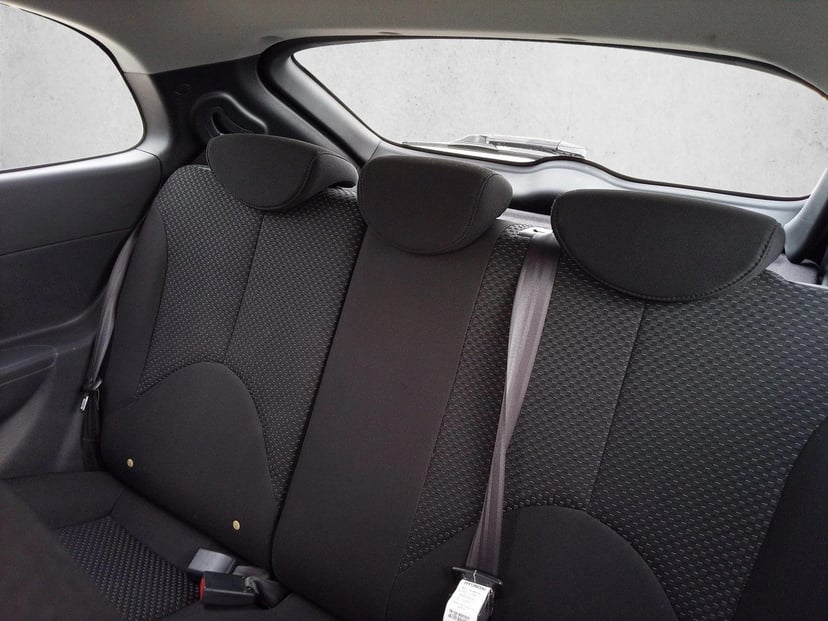 2010 Hyundai Accent - Image 14