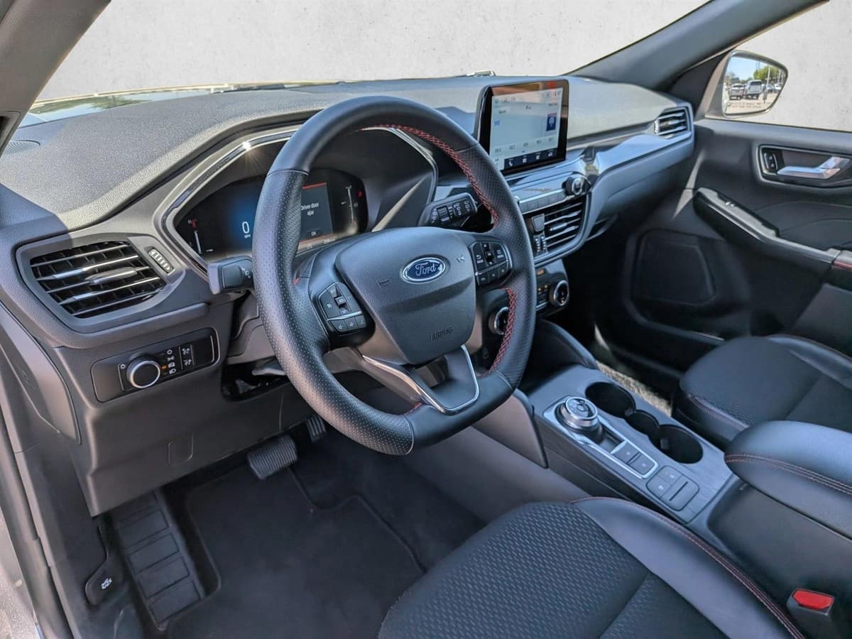 2025 Ford Escape - Image 10