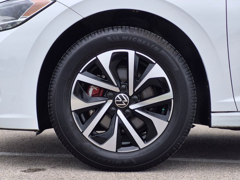 2022 Volkswagen Jetta - Image 23