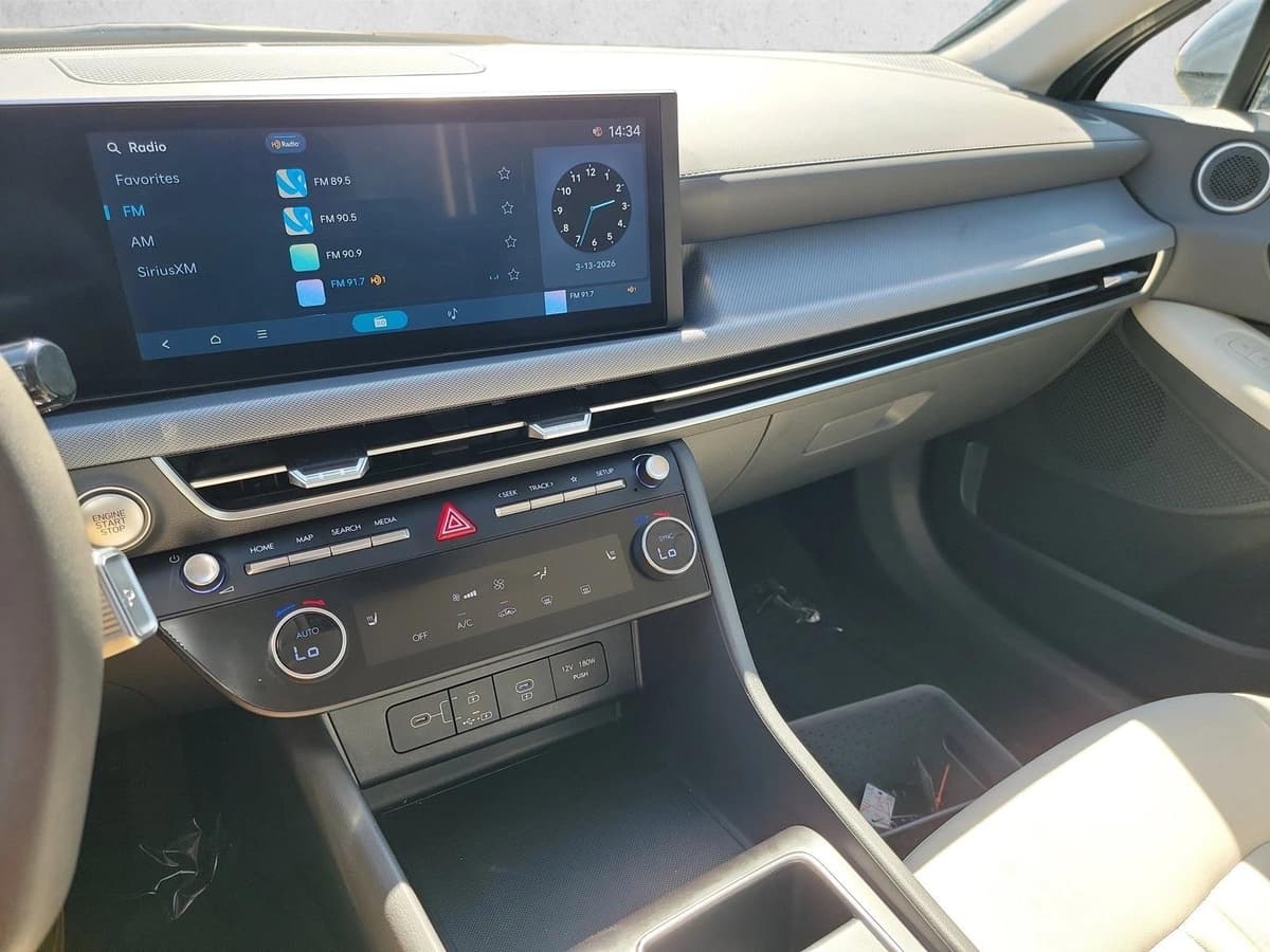 2025 Hyundai Sonata - Image 21