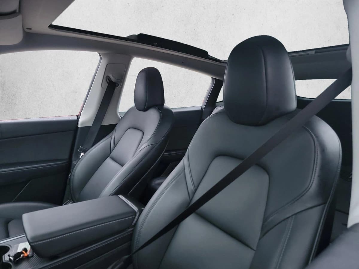 2022 Tesla Model Y - Image 10