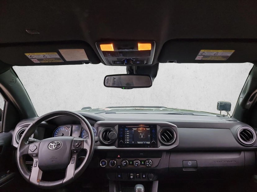 2019 Toyota Tacoma - Image 15