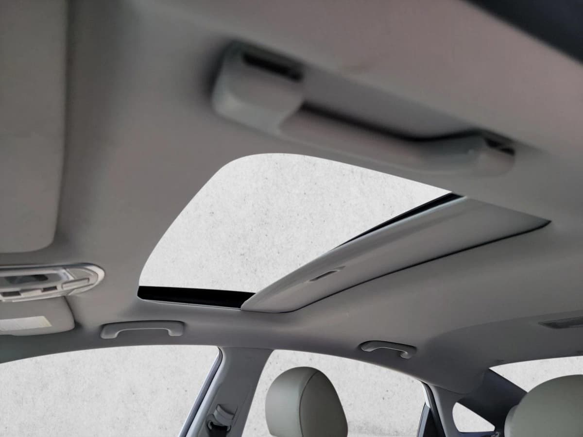 2018 Hyundai Sonata - Image 15