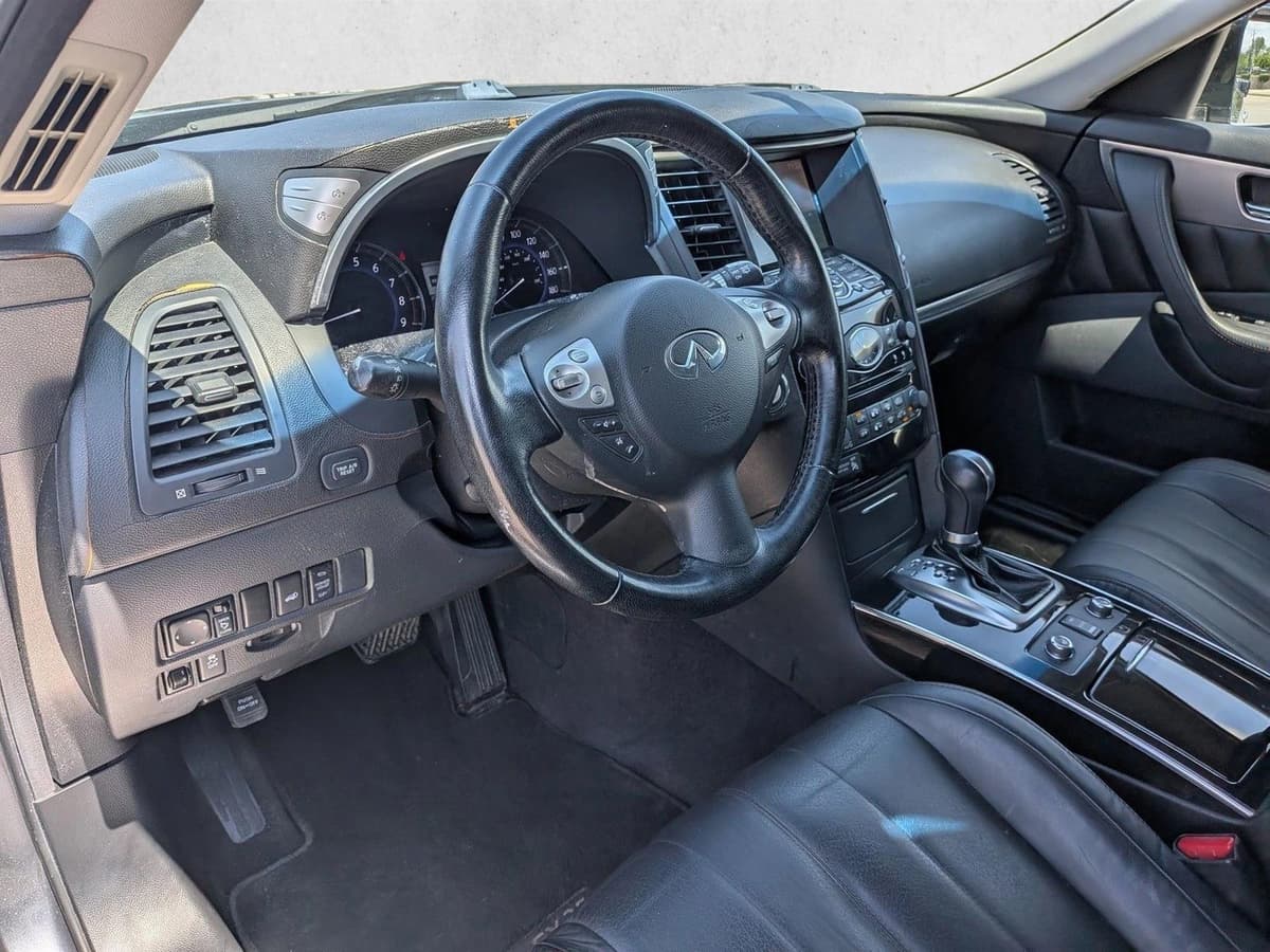 2012 INFINITI FX35 - Image 10