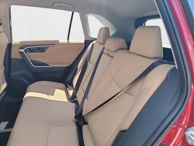 2025 Toyota RAV4 Hybrid - Image 14