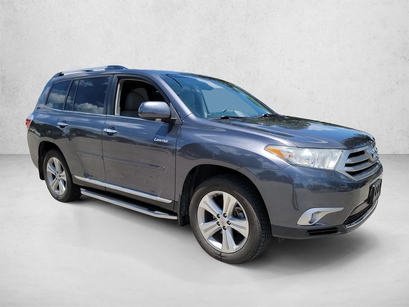 2013 Toyota Highlander - Image 1