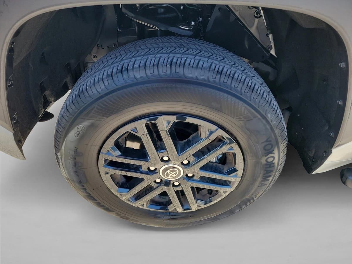 2024 Toyota Tundra - Image 9