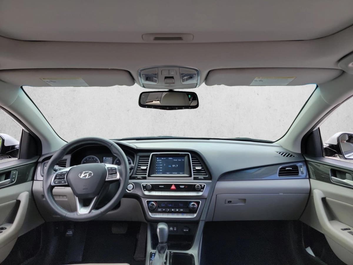 2018 Hyundai Sonata - Image 14