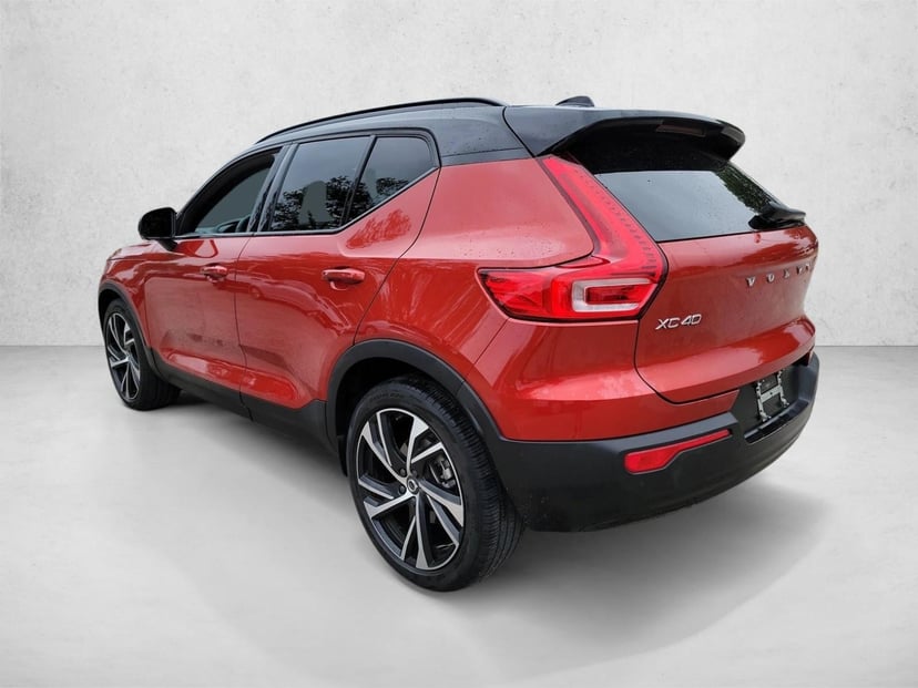 2022 Volvo XC40 - Image 7
