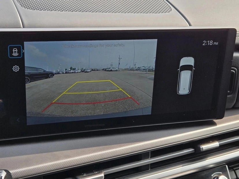 2025 Hyundai Santa Fe - Image 7