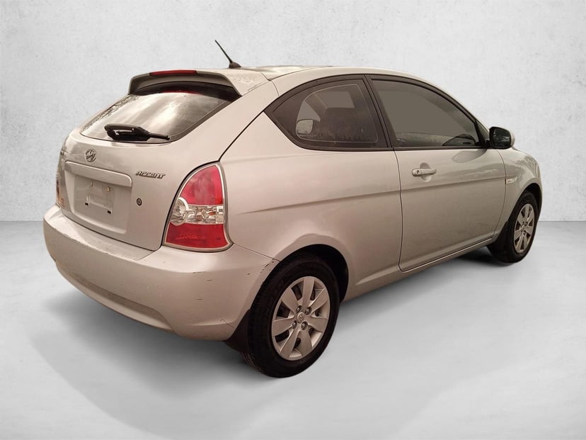 2010 Hyundai Accent - Image 5