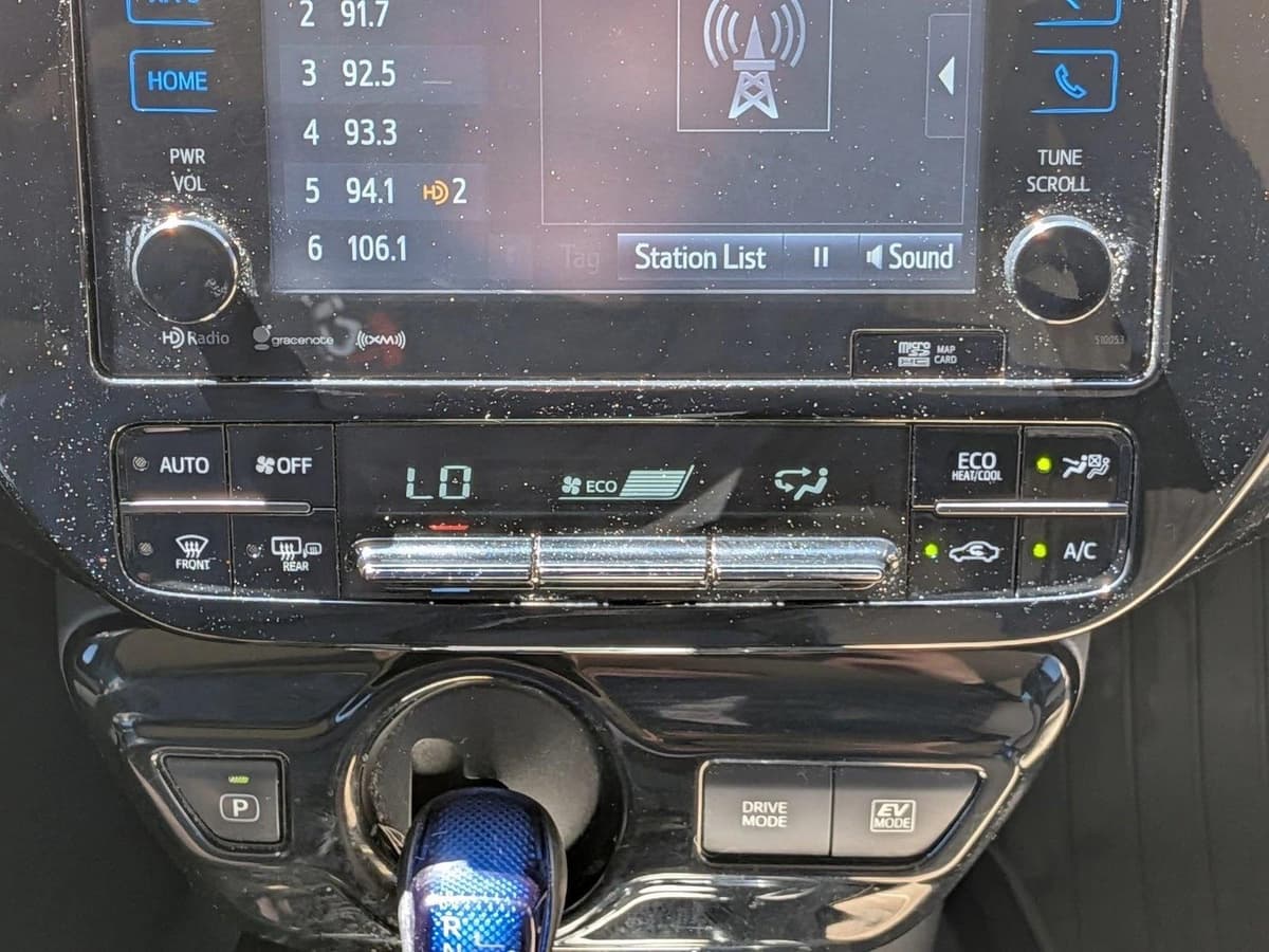 2016 Toyota Prius - Image 14