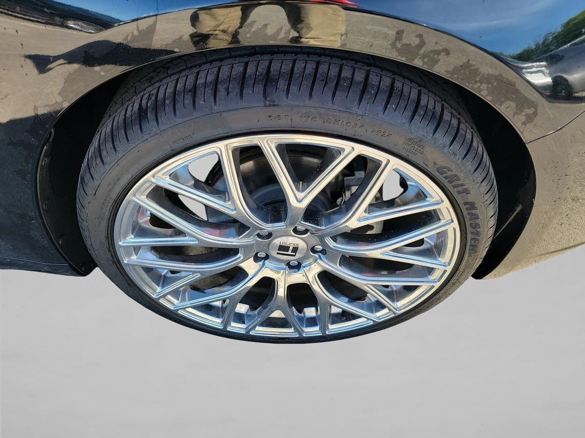 2020 Ford Fusion - Image 10