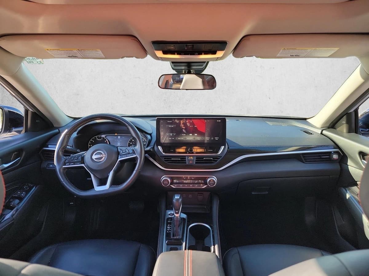 2023 Nissan Altima - Image 18