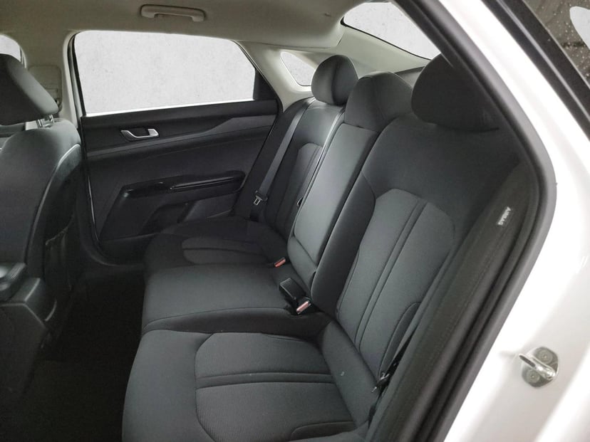2023 Kia K5 - Image 16