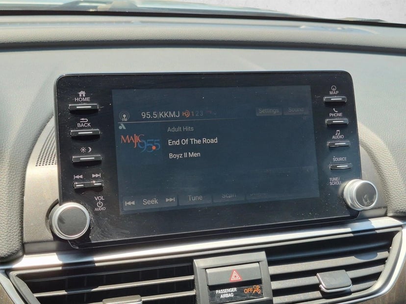 2019 Honda Accord Hybrid - Image 11