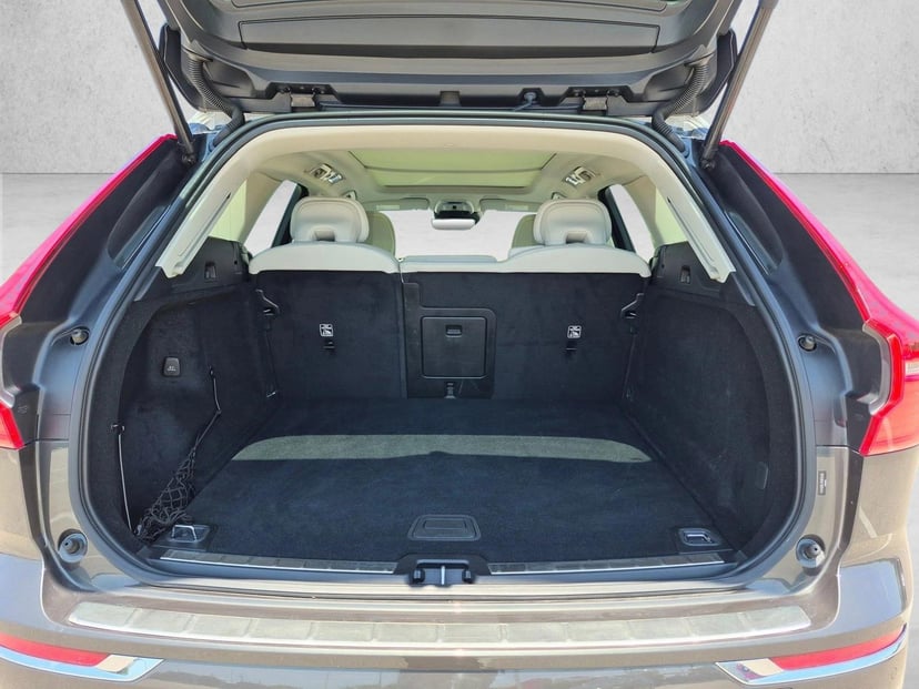 2021 Volvo XC60 - Image 4
