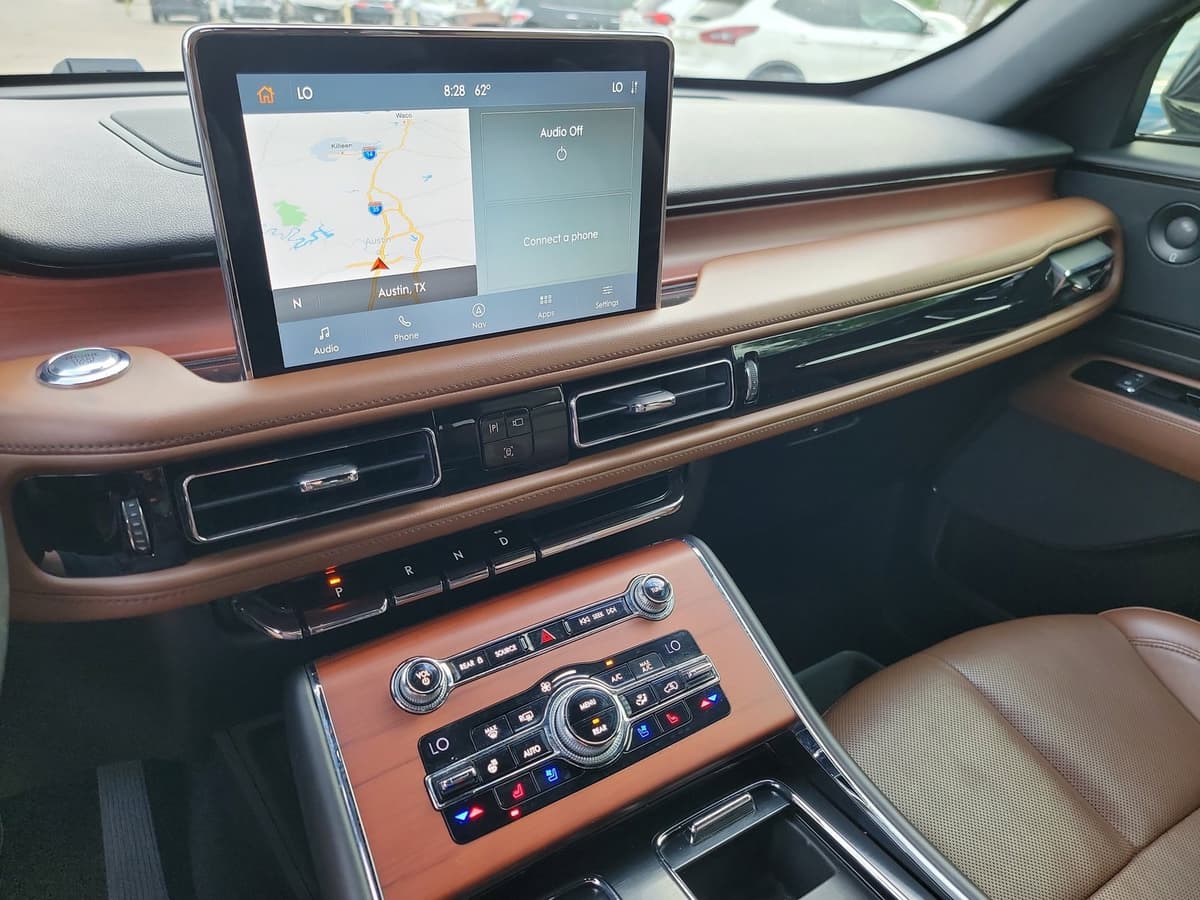 2020 Lincoln Aviator - Image 21