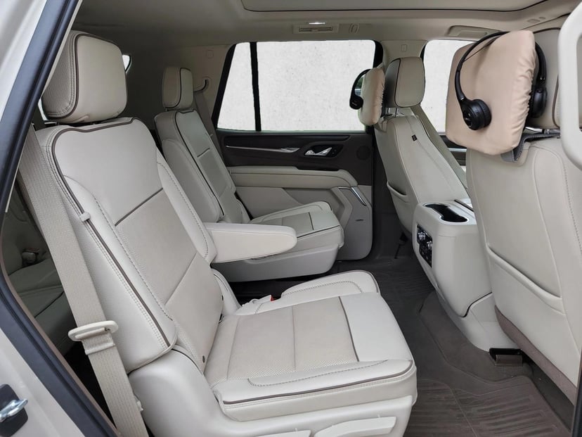 2021 GMC Yukon - Image 16