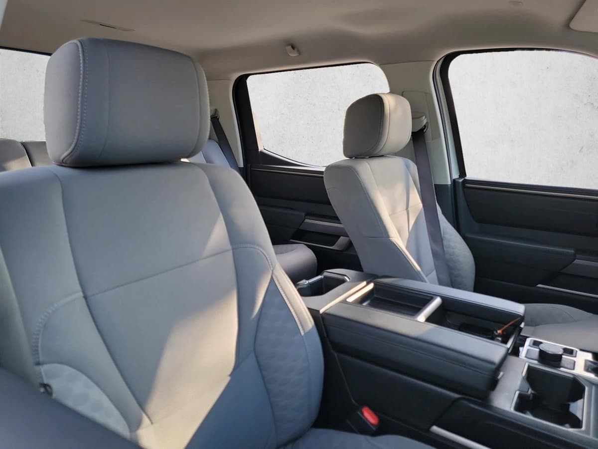 2023 Toyota Tundra - Image 15