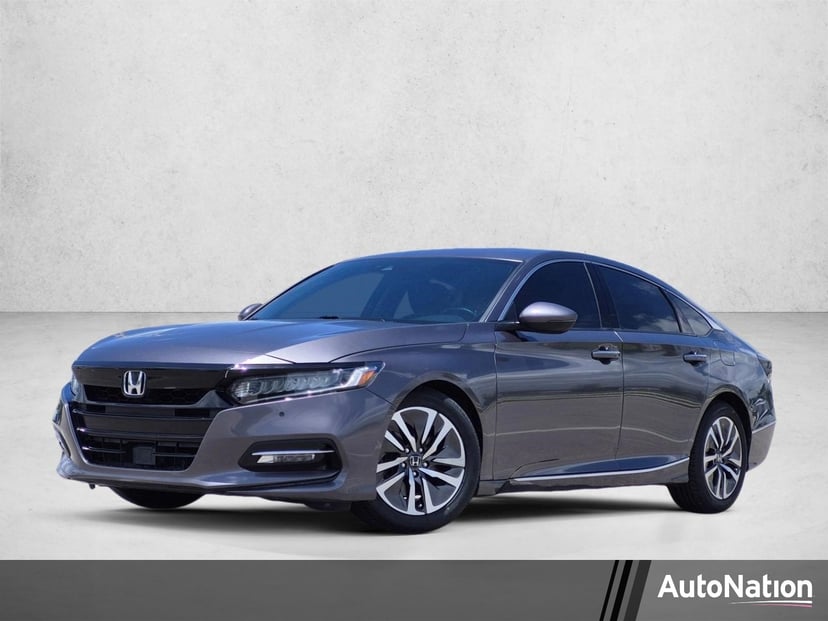 2019 Honda Accord Hybrid - Image 2