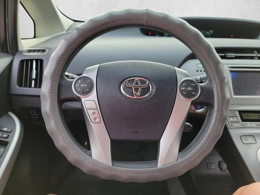 2014 Toyota Prius - Image 17