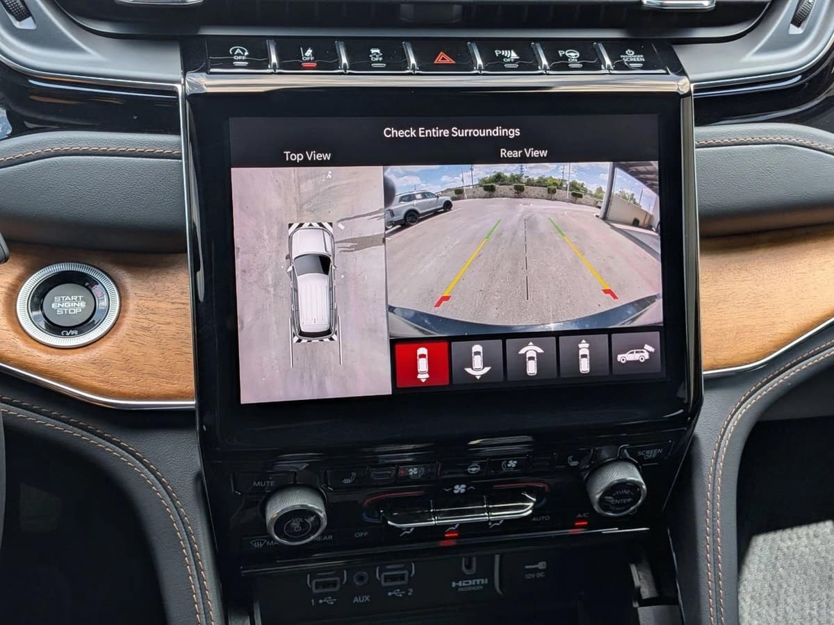 2024 Jeep Grand Cherokee L - Image 13