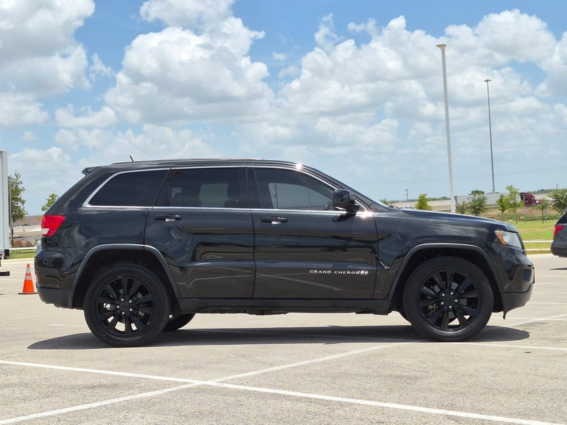 2012 Jeep Grand Cherokee - Image 3